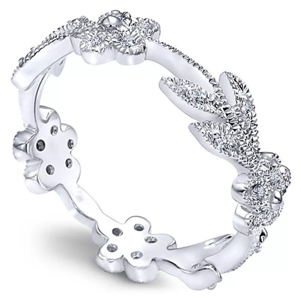 New Women’s 925 Silver Beautiful Dainty Diamond Ring